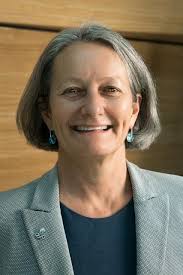 Picture of professor Tracy Taylor