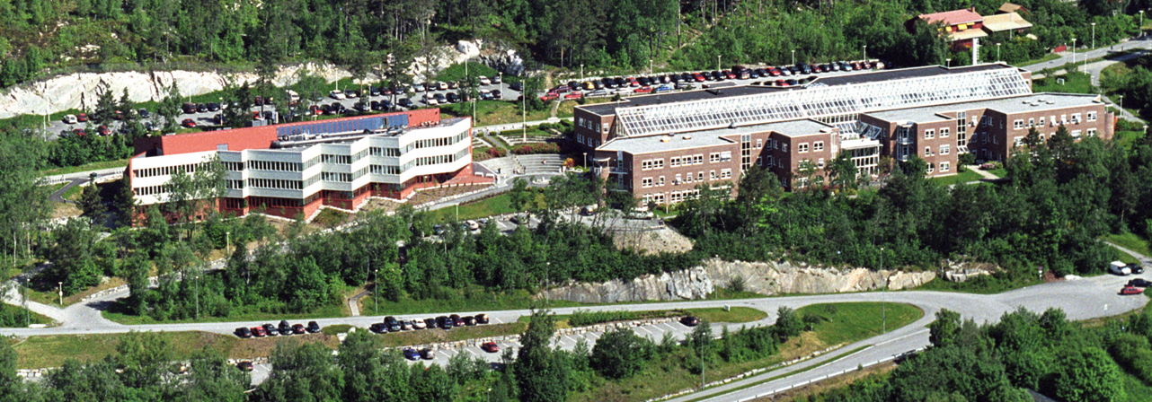 Molde Campus med Bygg A til høyre